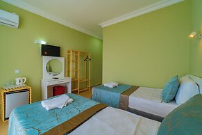 De Mare Family Hotel