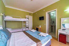 De Mare Family Hotel