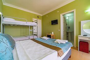 De Mare Family Hotel