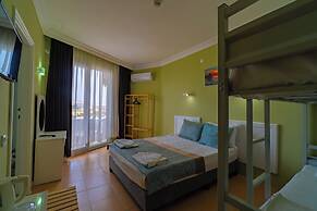 De Mare Family Hotel
