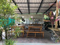 Don Jons Lodge -Surf & Yoga