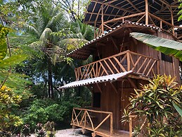 Don Jons Lodge -Surf & Yoga