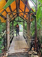 Don Jons Lodge -Surf & Yoga