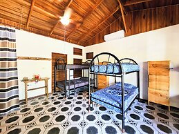 Don Jons Lodge -Surf & Yoga