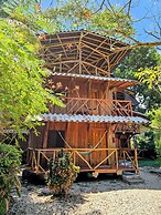 Don Jons Lodge -Surf & Yoga