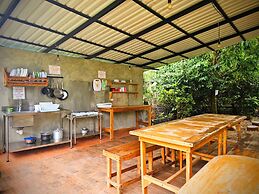 Don Jons Lodge -Surf & Yoga