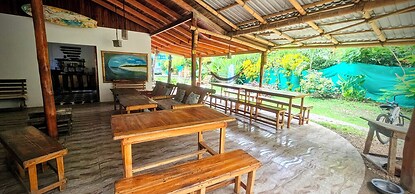 Don Jons Lodge -Surf & Yoga