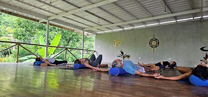 Don Jons Lodge -Surf & Yoga