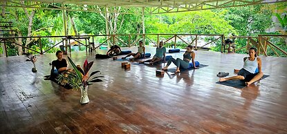 Don Jons Lodge -Surf & Yoga