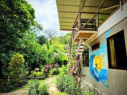 Don Jons Lodge -Surf & Yoga