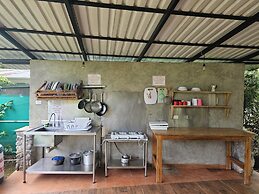 Don Jons Lodge -Surf & Yoga