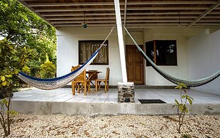 Don Jons Lodge -Surf & Yoga