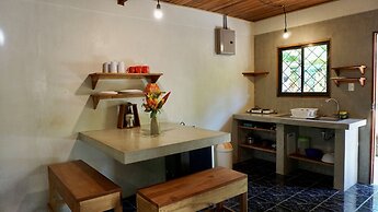 Don Jons Lodge -Surf & Yoga