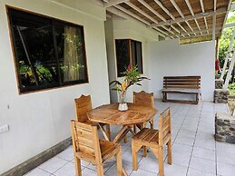 Don Jons Lodge -Surf & Yoga