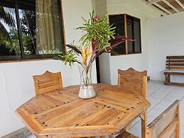 Don Jons Lodge -Surf & Yoga