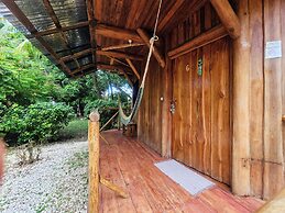 Don Jons Lodge -Surf & Yoga