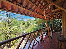 Don Jons Lodge -Surf & Yoga