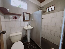 Don Jons Lodge -Surf & Yoga