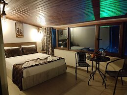 Trend Çeşmealtı Hotel & Lounge