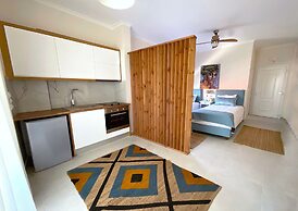 Beachfront 2-bed Luxury Suite - Agios Gordios Corfu Greece