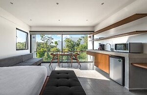 Great Located Spacious Loft W/amazing Rooftop Pool