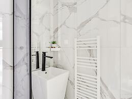 Sanders Old Port - Adorable 1-bdr. Apt. w/ Balcony