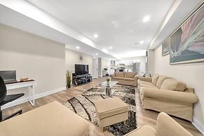 Brand New Walk Out Bsmt Apt Near Beach