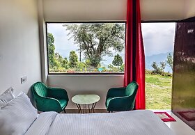 Haut Monde King's Paradise Resort