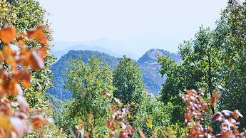 Haut Monde King's Paradise Resort