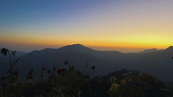 Haut Monde King's Paradise Resort