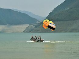 Haut Monde King's Paradise Resort