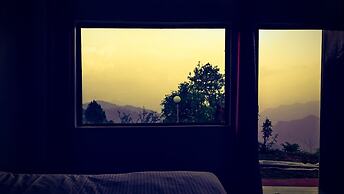 Haut Monde King's Paradise Resort