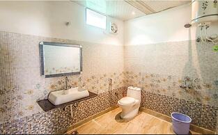 Haut Monde King's Paradise Resort