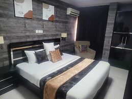New Land Luxury Hotel