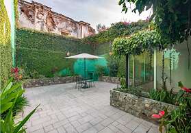 Casita Escondida