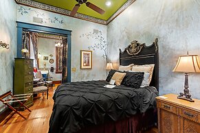 The Peerless Hotel by WanderLodges