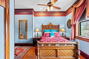 The Peerless Hotel by WanderLodges