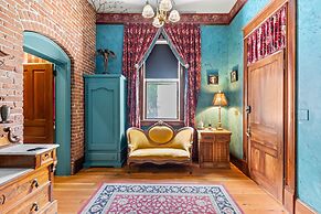 The Peerless Hotel by WanderLodges