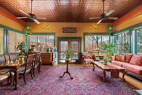 The Peerless Hotel by WanderLodges