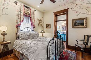 The Peerless Hotel by WanderLodges