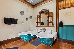 The Peerless Hotel by WanderLodges