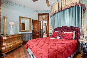 The Peerless Hotel by WanderLodges