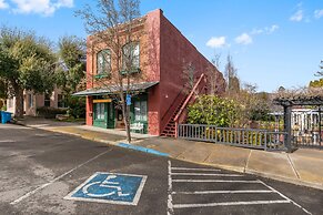 The Peerless Hotel by WanderLodges