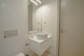 Legacy Oporto Design Apartment G by Vacationy