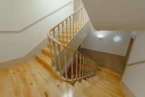 Legacy Oporto Design Apartment G by Vacationy