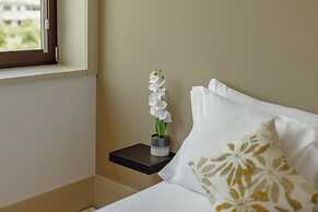 Legacy Oporto Design Apartment G by Vacationy
