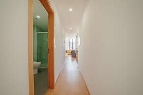 Modern Stylish Apartment II by Vacationy