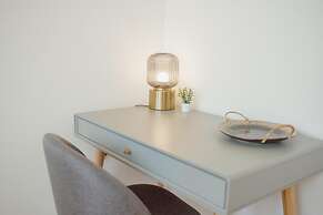 Modern Stylish Apartment II by Vacationy