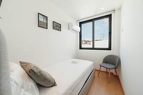Modern Stylish Apartment II by Vacationy