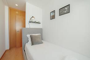 Modern Stylish Apartment II by Vacationy